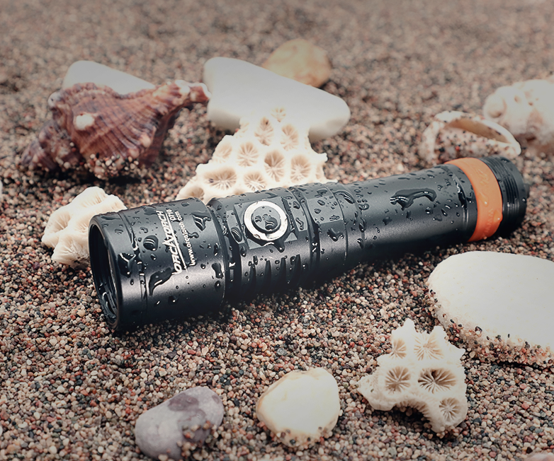 Orcatorch D710 Dive Light